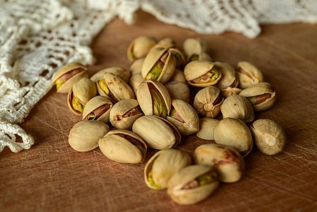 Top Health Benefits of Pistachios Nutrition, Weight Loss & Blood Sugar Support